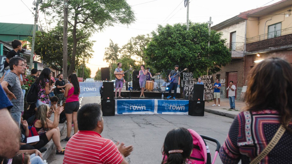 EN BROWN CONTINÚAN LAS ACTIVIDADES CULTURALES DURANTE TODO EL VERANO