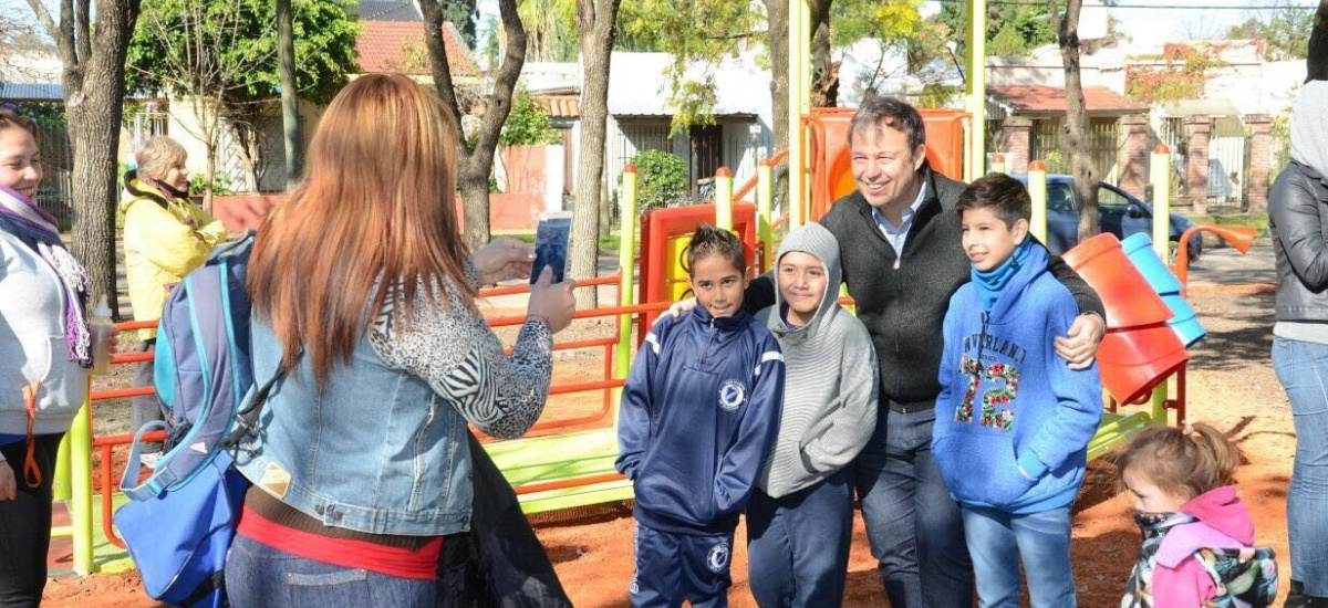 Se inauguraron obras de puesta en valor de la plaza San Cayetano en Burzaco