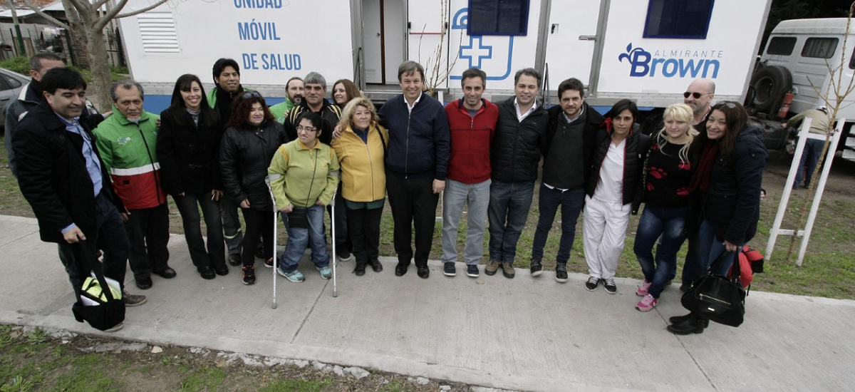 Los trailers de salud siguen recorriendo los barrios de Alte. Brown